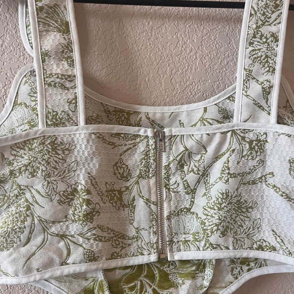 Brandy Melville Corset Cropped Tank Top with Embroidered Floral Details - Picture 6 of 7